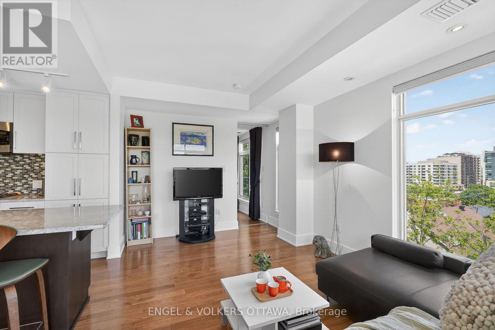 #602 131 HOLLAND AVENUE - 12
