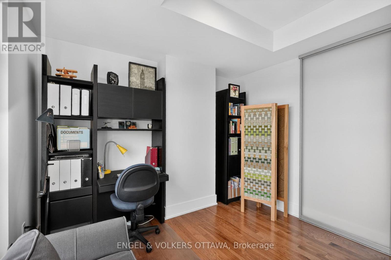 #602 131 HOLLAND AVENUE - 23