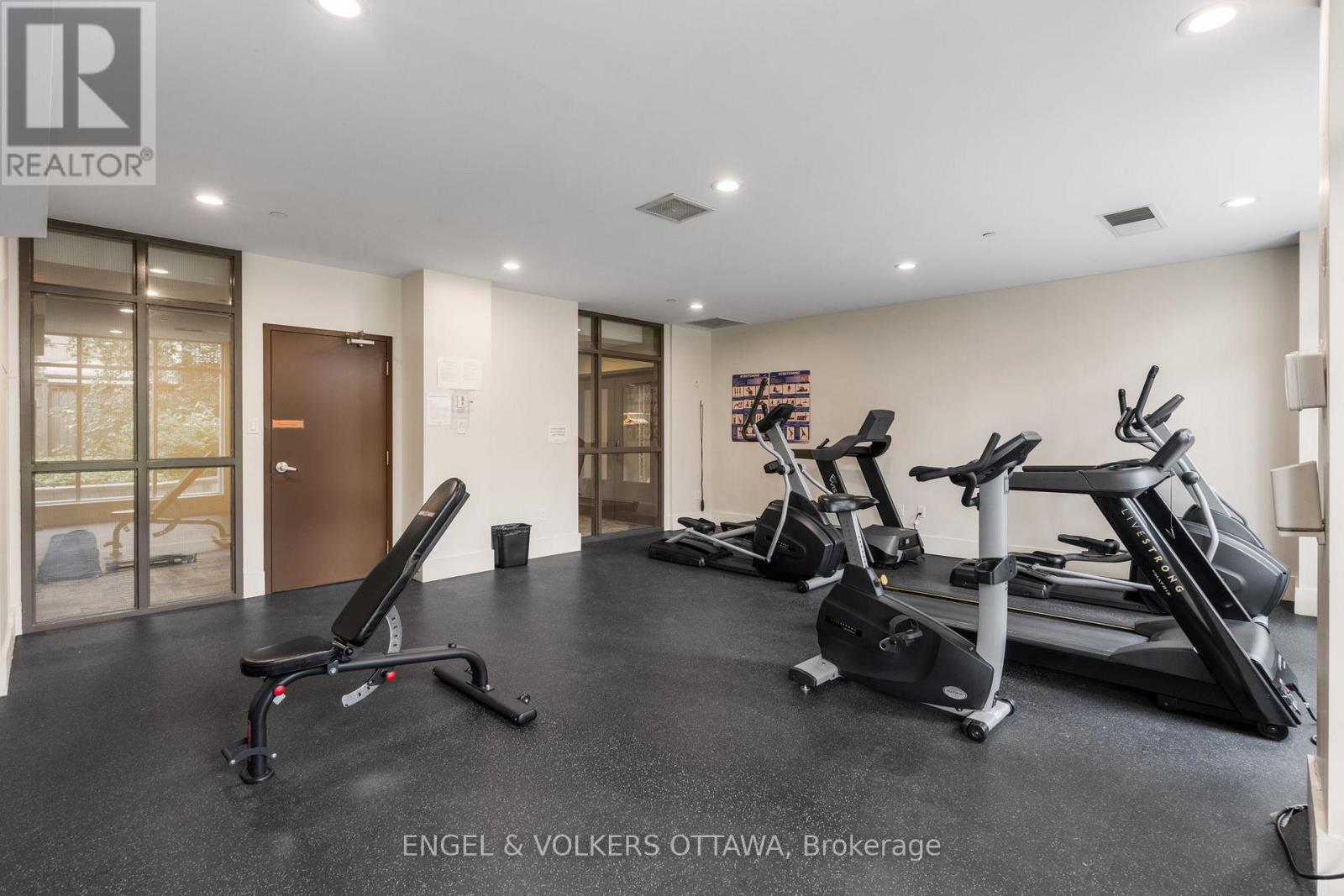 #602 131 HOLLAND AVENUE - 33