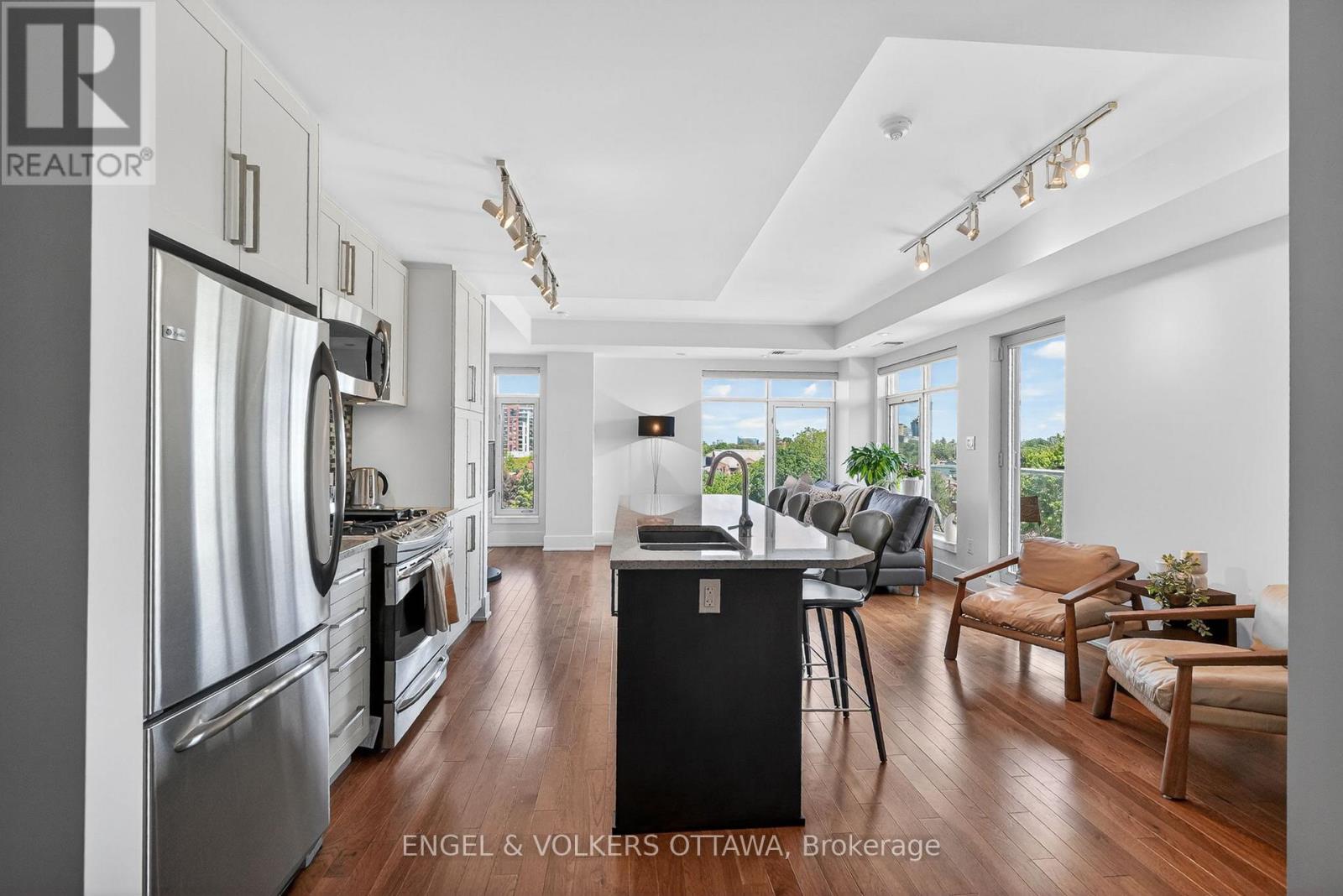 #602 131 HOLLAND AVENUE - 4