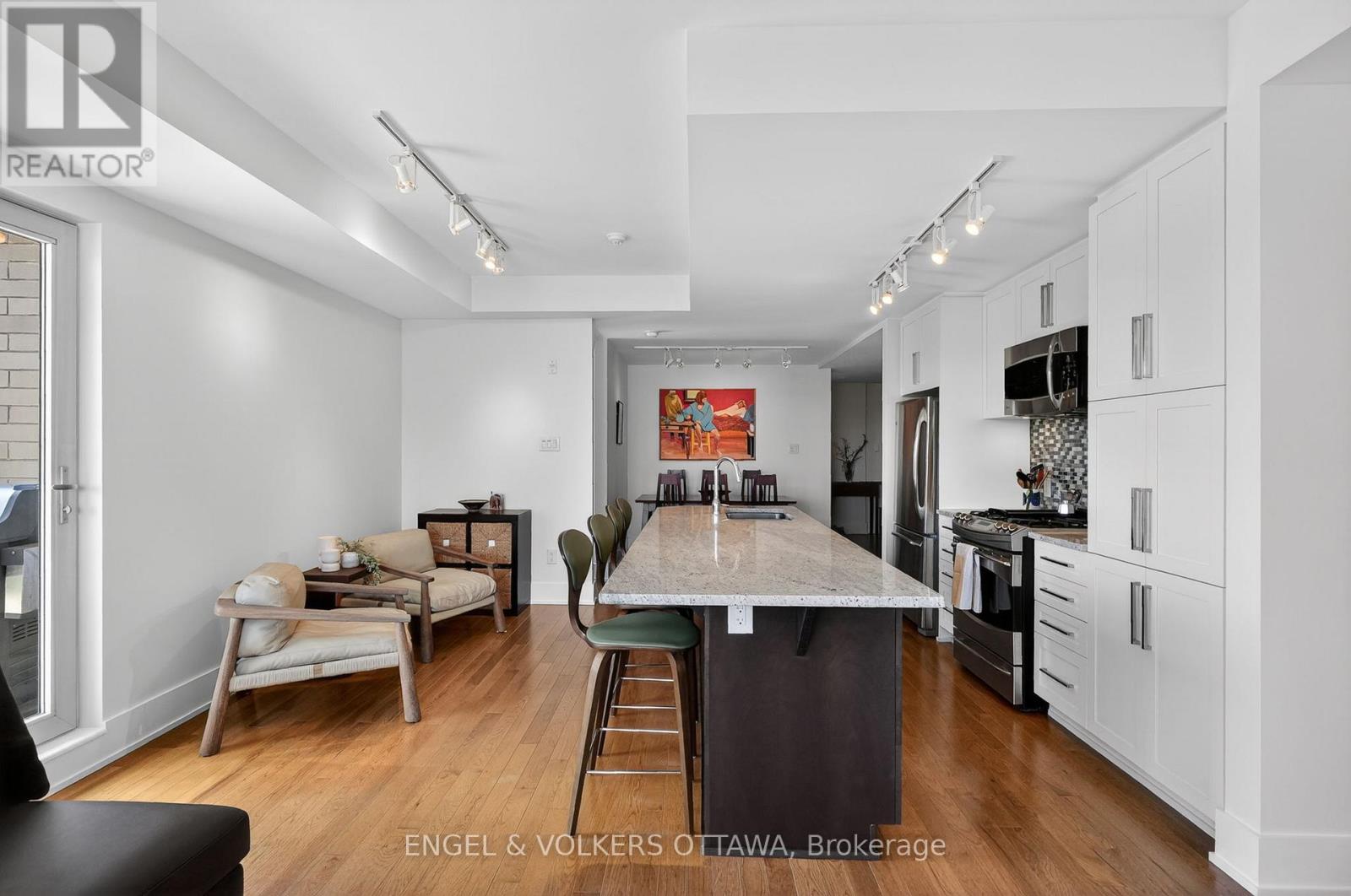 #602 131 HOLLAND AVENUE - 7