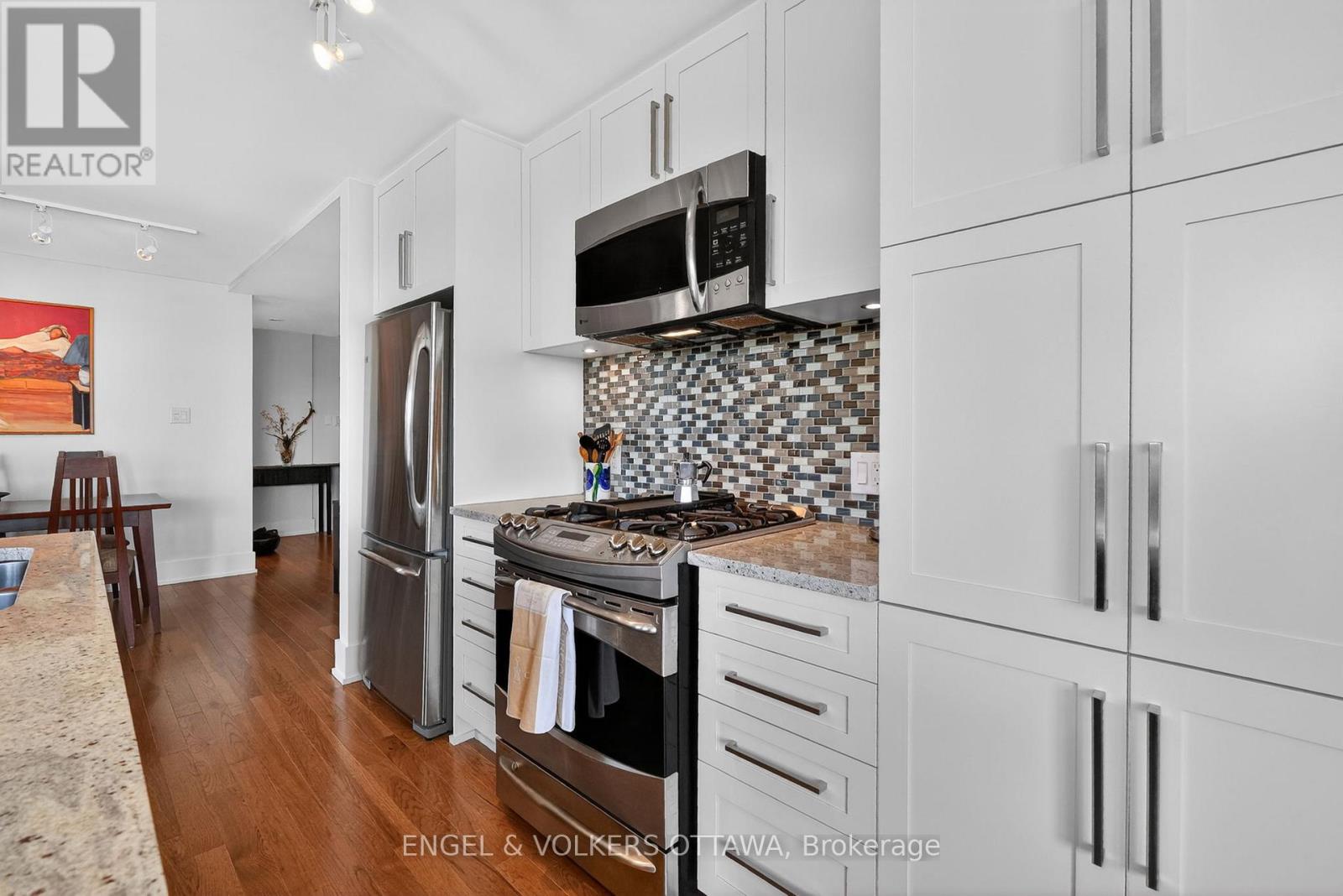 #602 131 HOLLAND AVENUE - 8