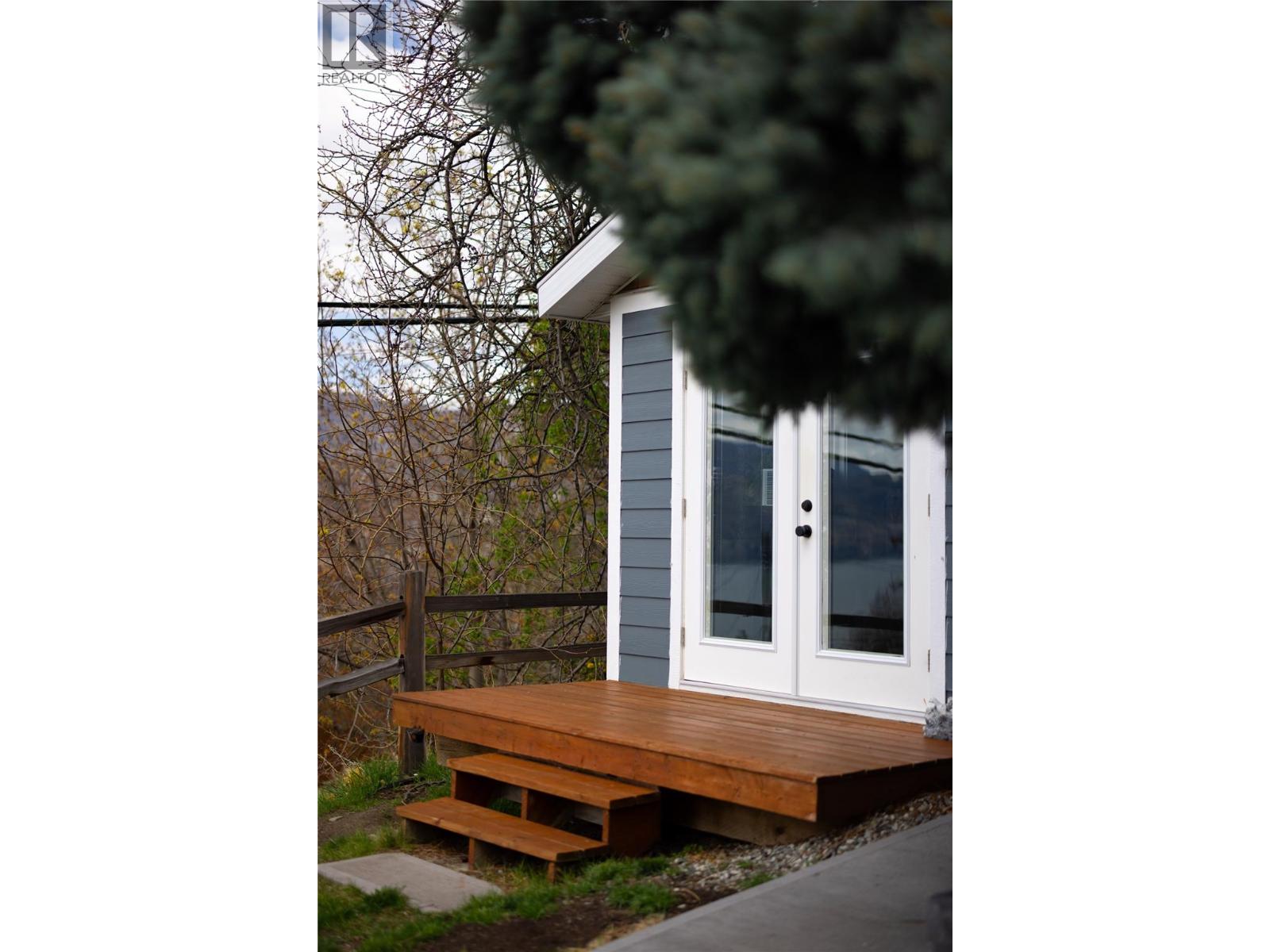  277 Clifton Road North, Kelowna