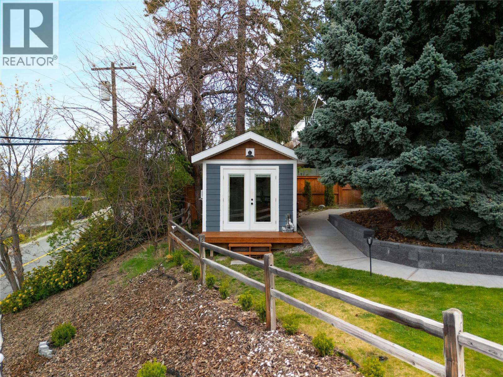  277 Clifton Road North, Kelowna