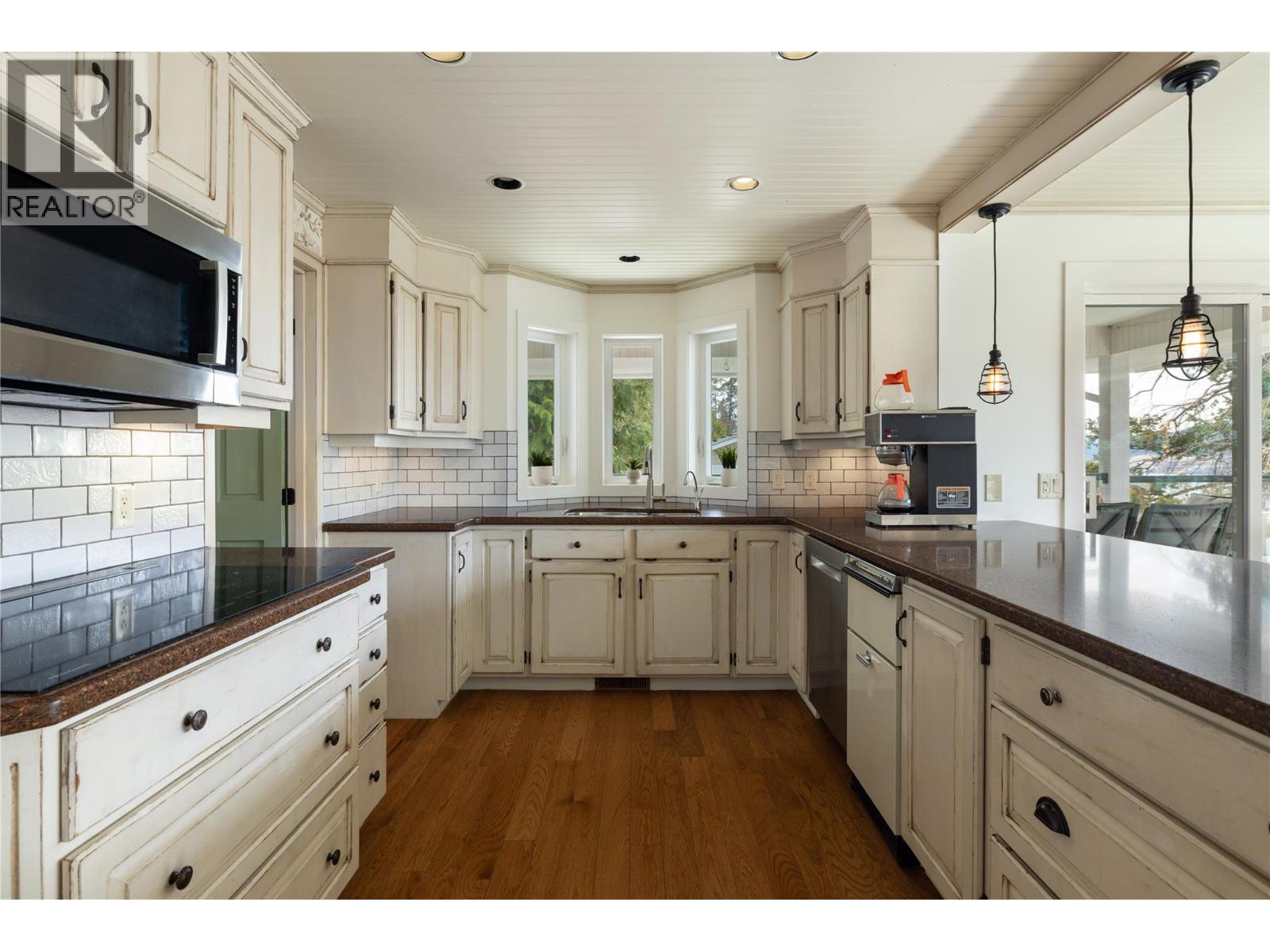  277 Clifton Road North, Kelowna