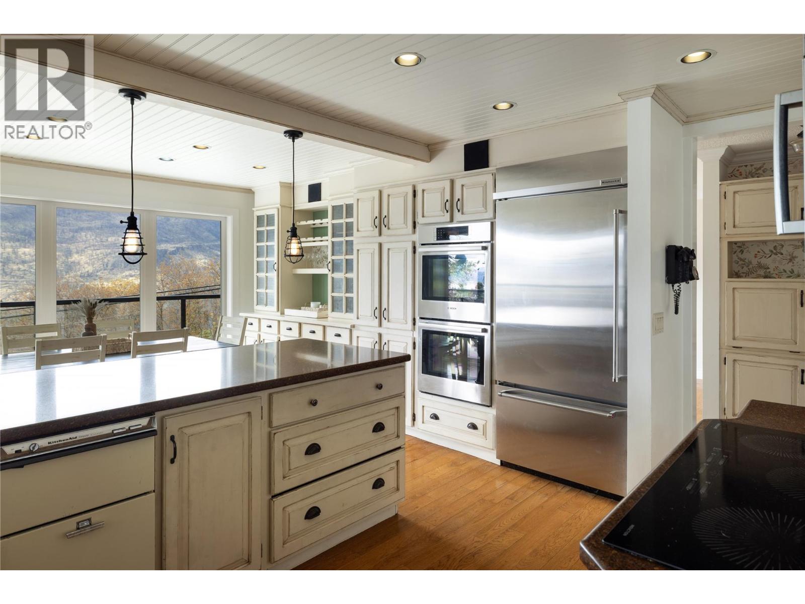  277 Clifton Road North, Kelowna