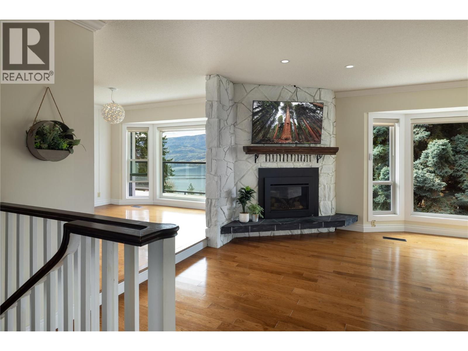  277 Clifton Road North, Kelowna