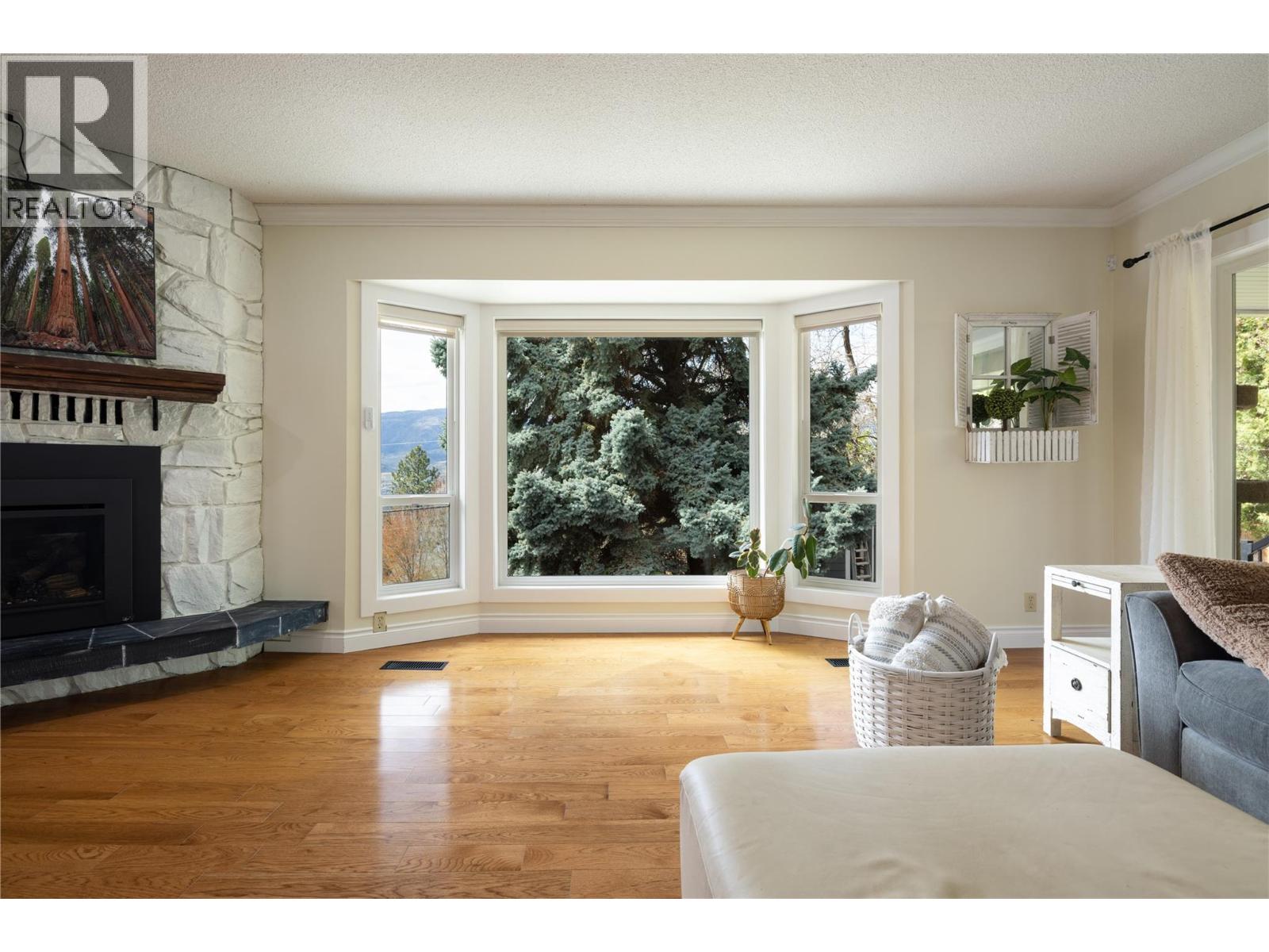  277 Clifton Road North, Kelowna