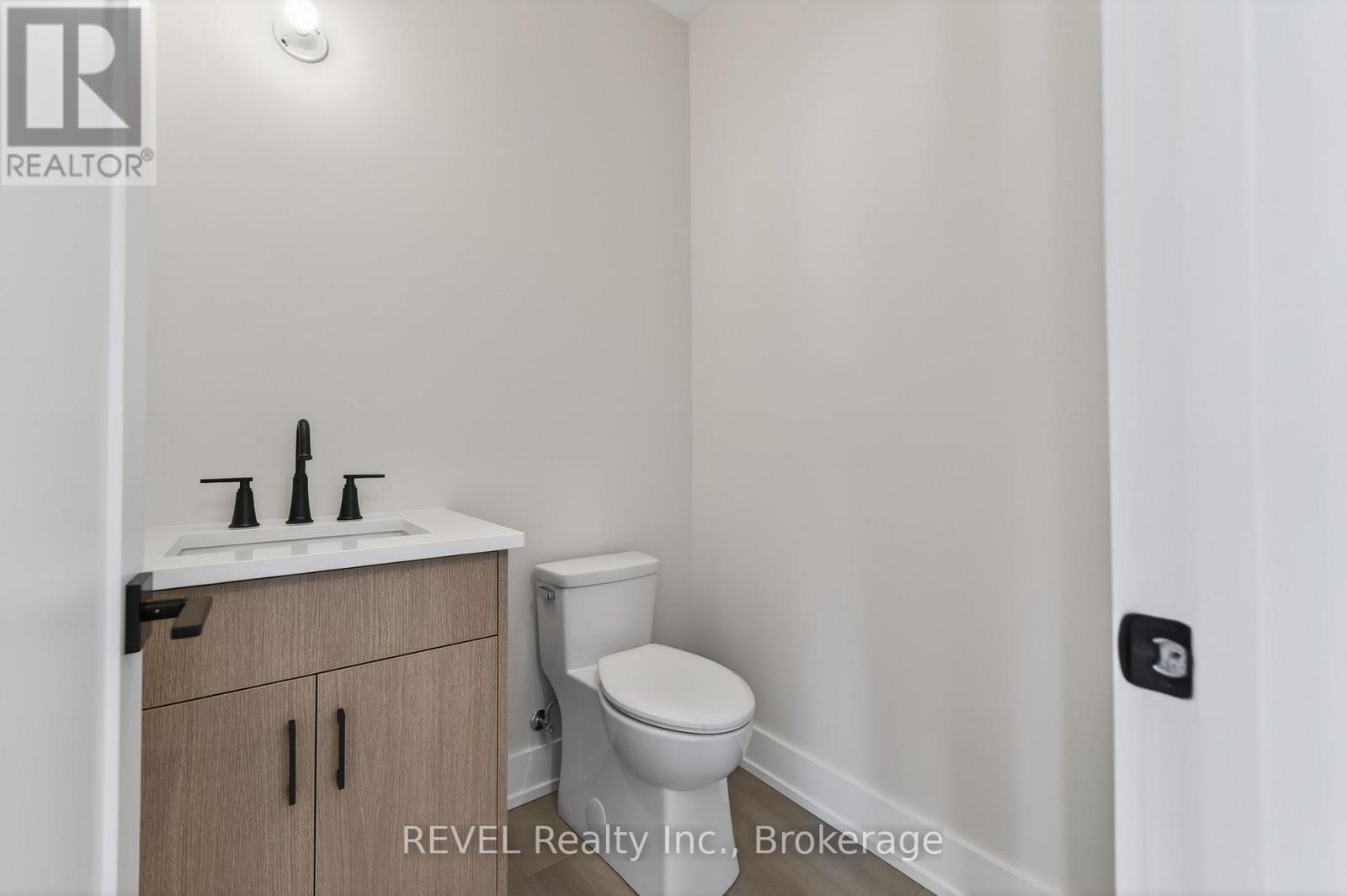 22 ANCHOR ROAD - 22