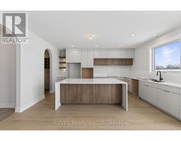 Mud room - 22 Anchor Road, Thorold, ON L0S1A0 Photo 9