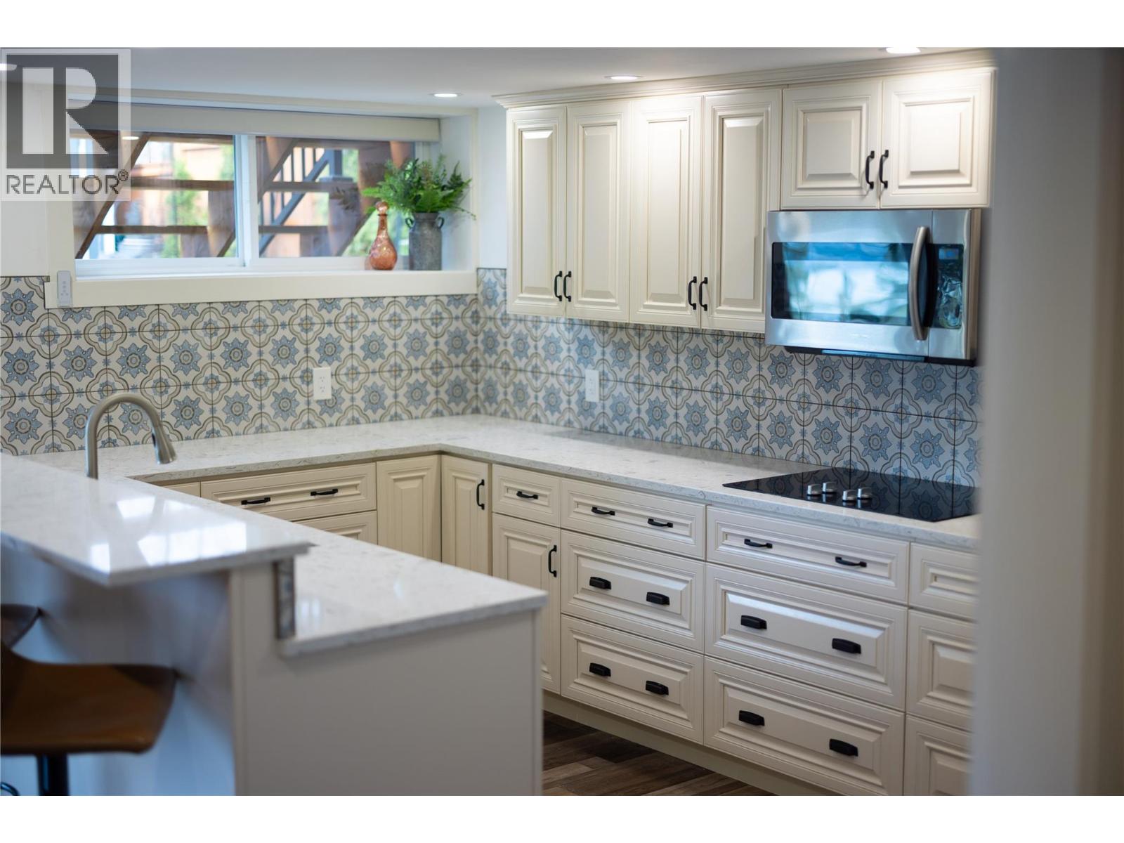  277 Clifton Road North, Kelowna