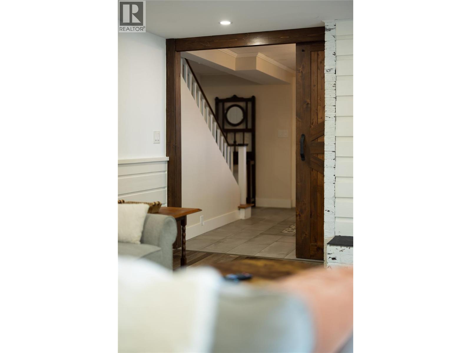  277 Clifton Road North, Kelowna