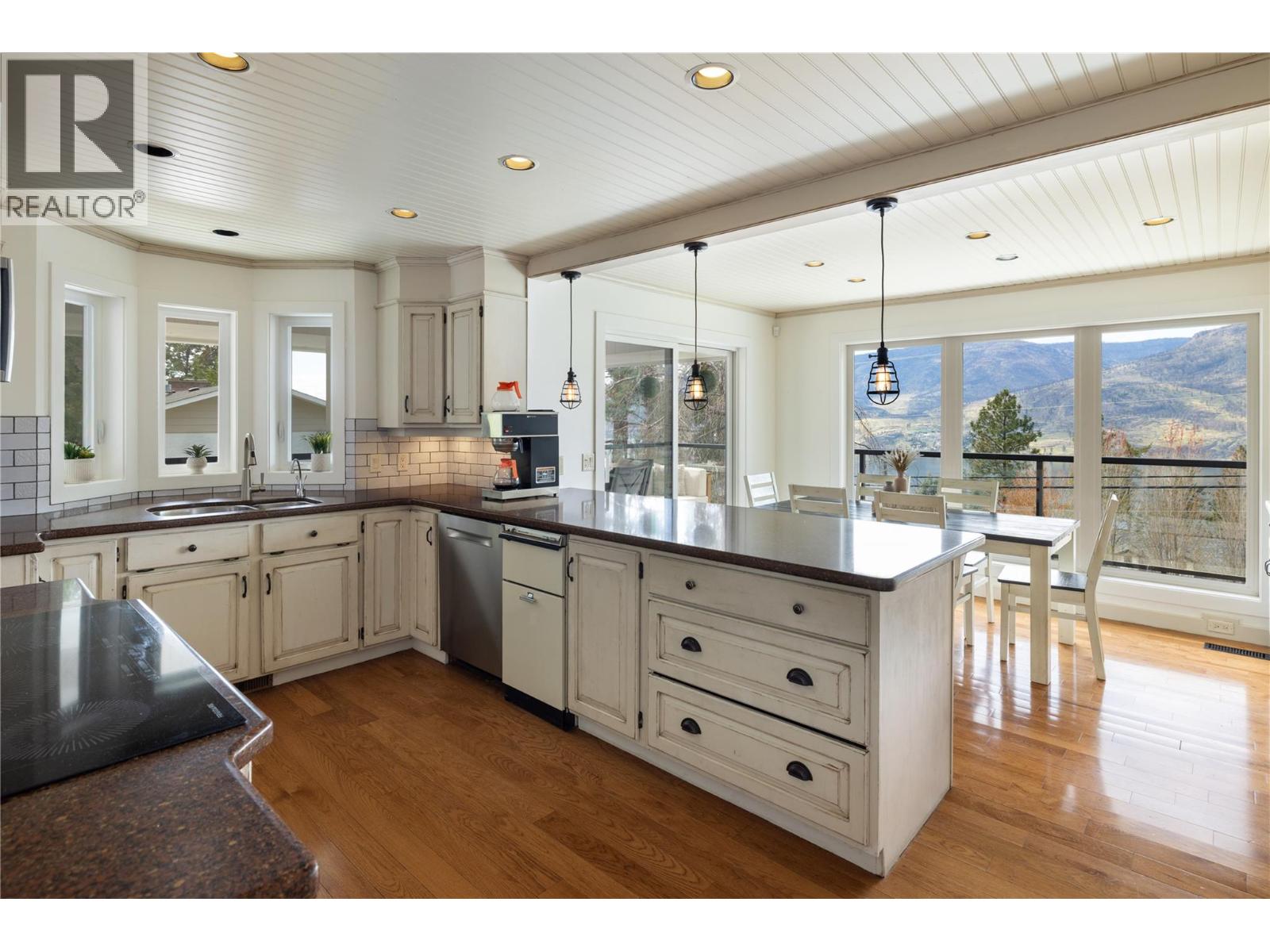  277 Clifton Road North, Kelowna