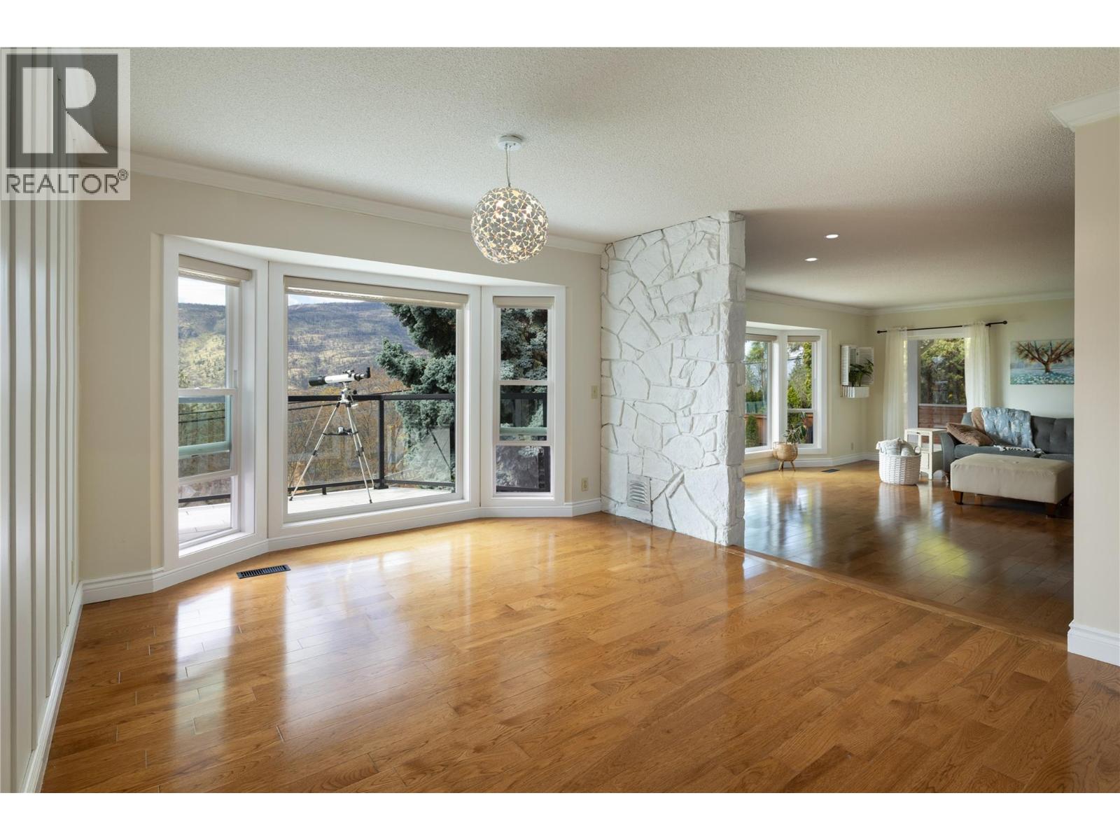  277 Clifton Road North, Kelowna