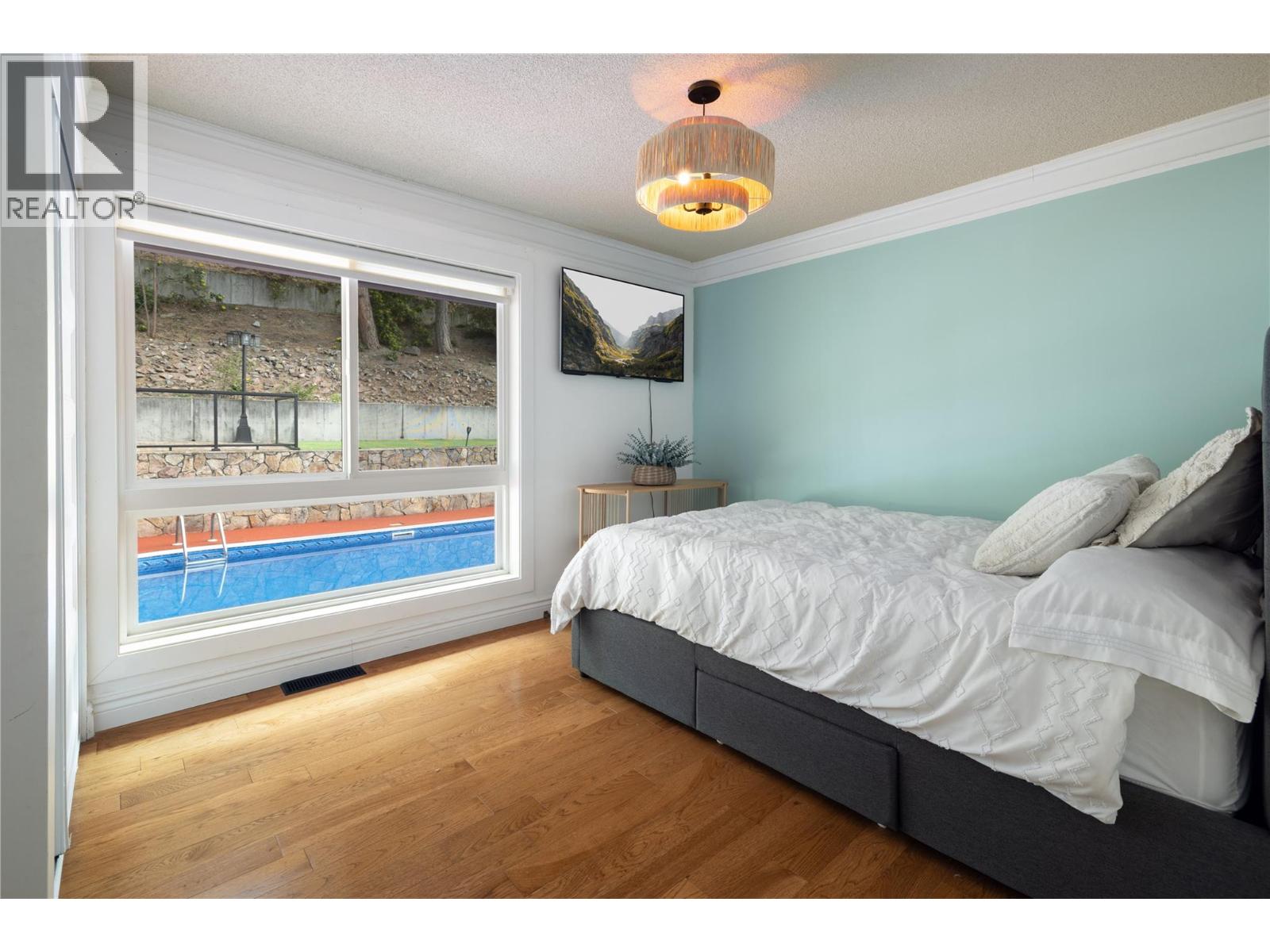  277 Clifton Road North, Kelowna