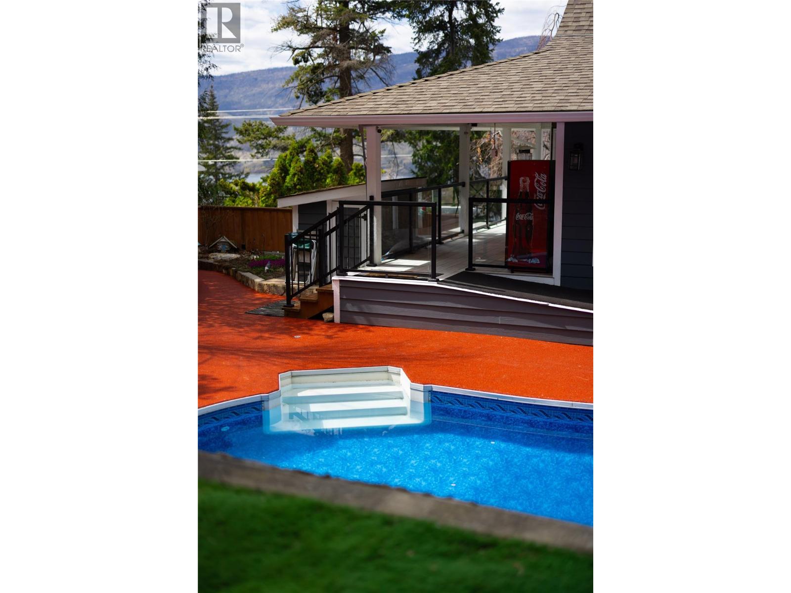  277 Clifton Road North, Kelowna