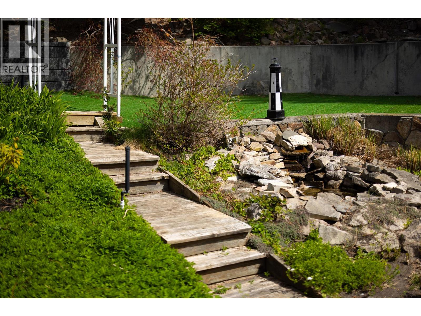  277 Clifton Road North, Kelowna