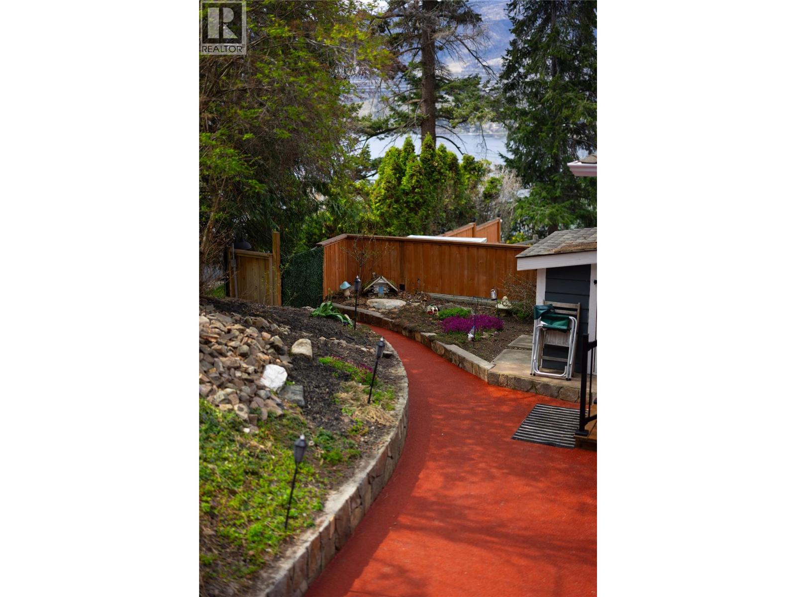  277 Clifton Road North, Kelowna