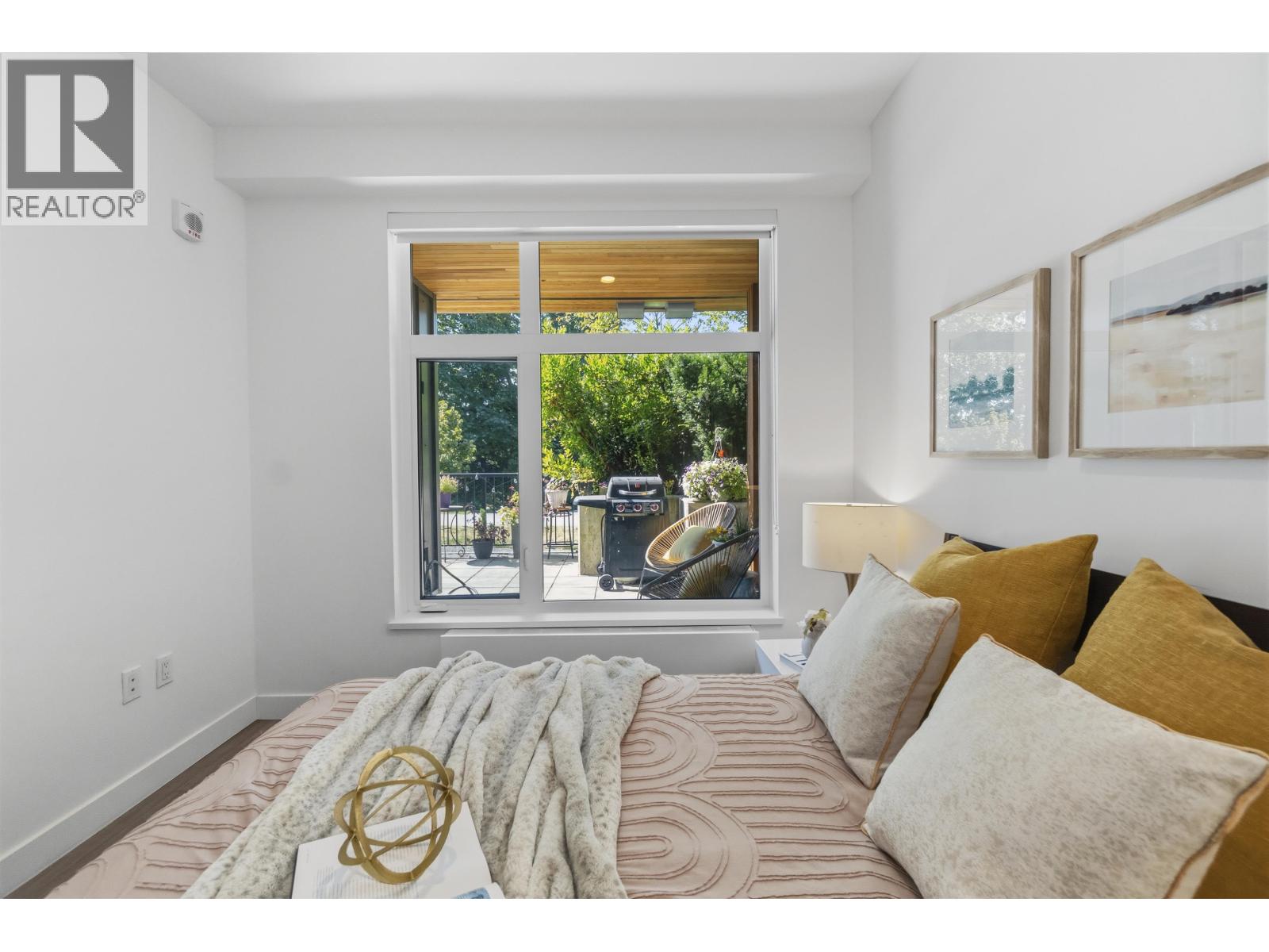 113 747 E 3RD STREET, North Vancouver
