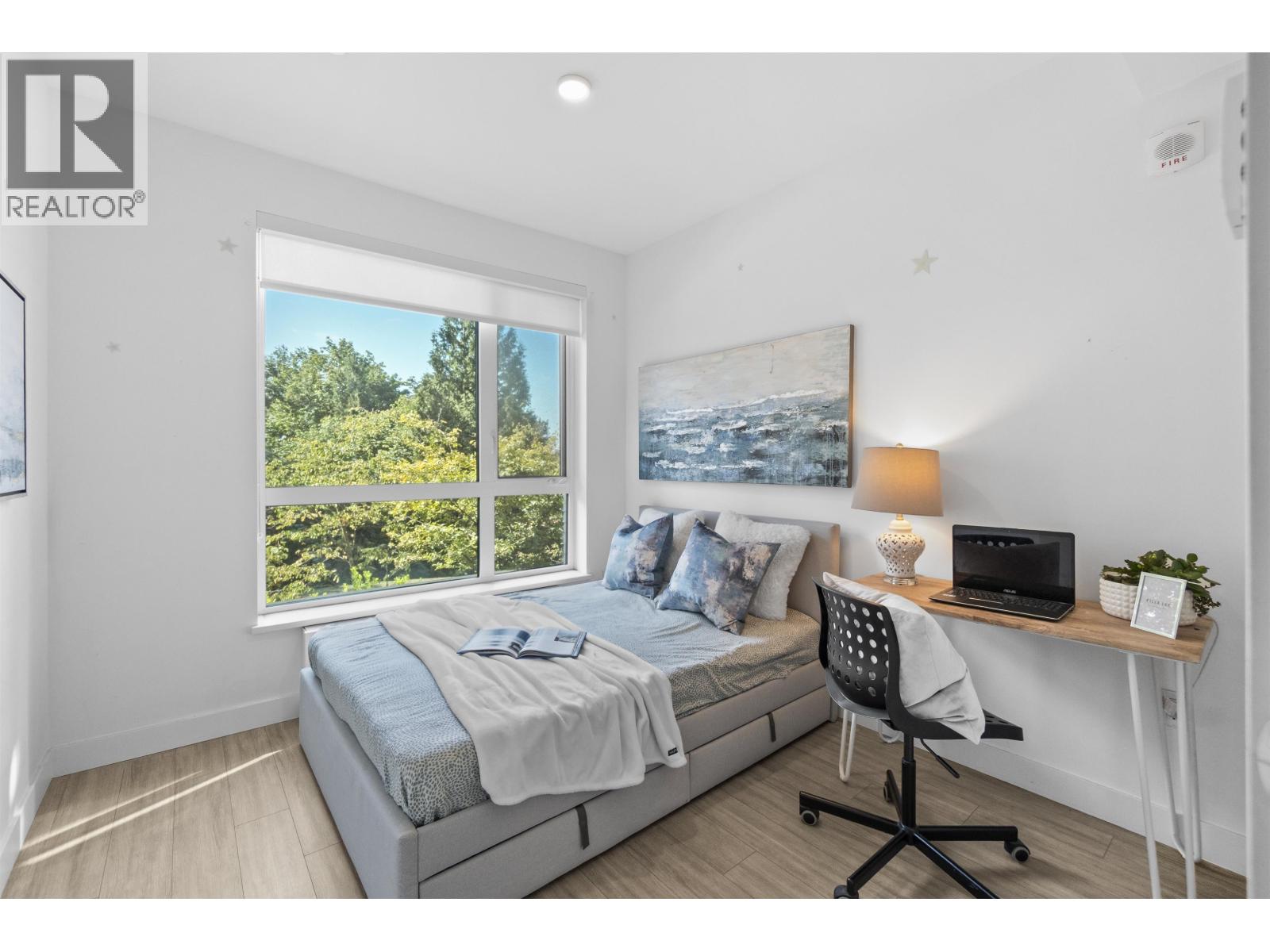 113 747 E 3RD STREET, North Vancouver