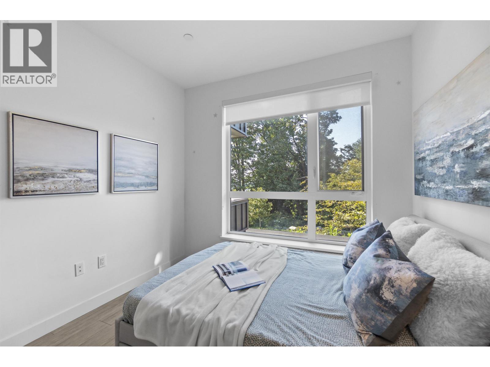 113 747 E 3RD STREET, North Vancouver