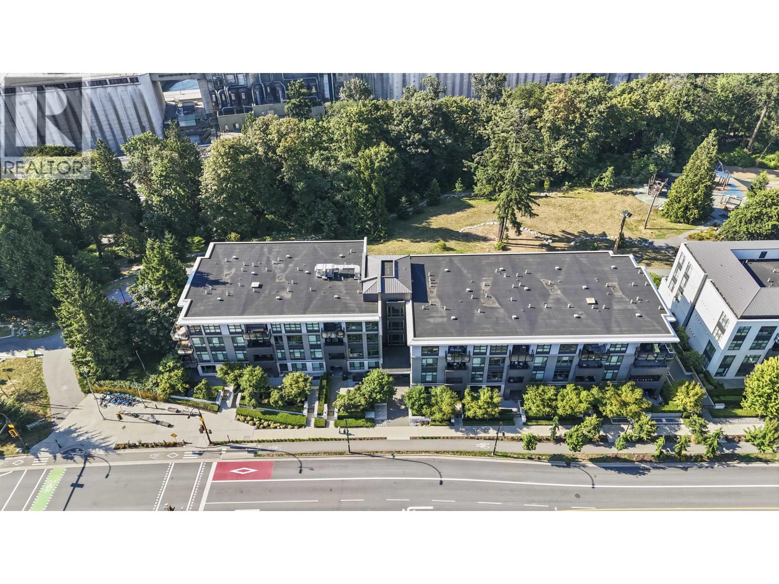 113 747 E 3RD STREET, North Vancouver