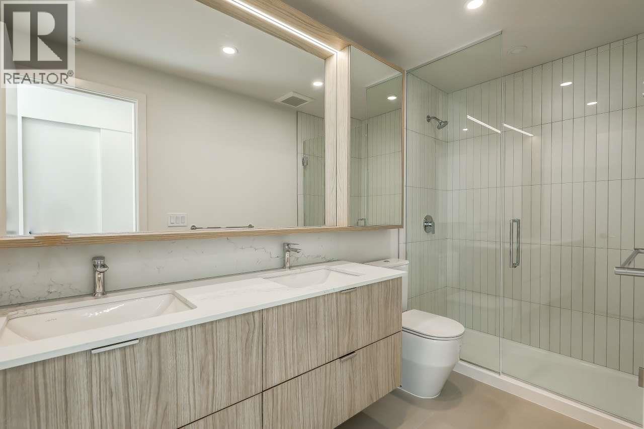 301 537 COTTONWOOD AVENUE, Coquitlam