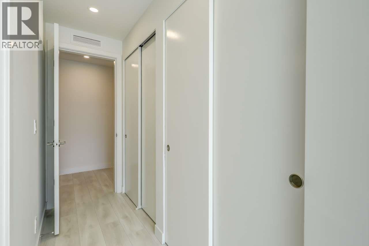 301 537 COTTONWOOD AVENUE, Coquitlam