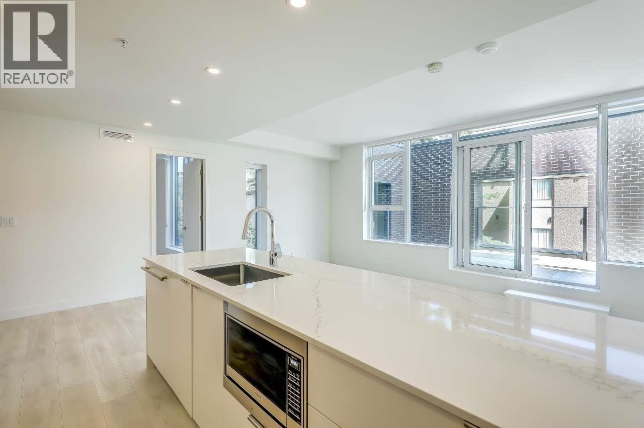 301 537 COTTONWOOD AVENUE, Coquitlam