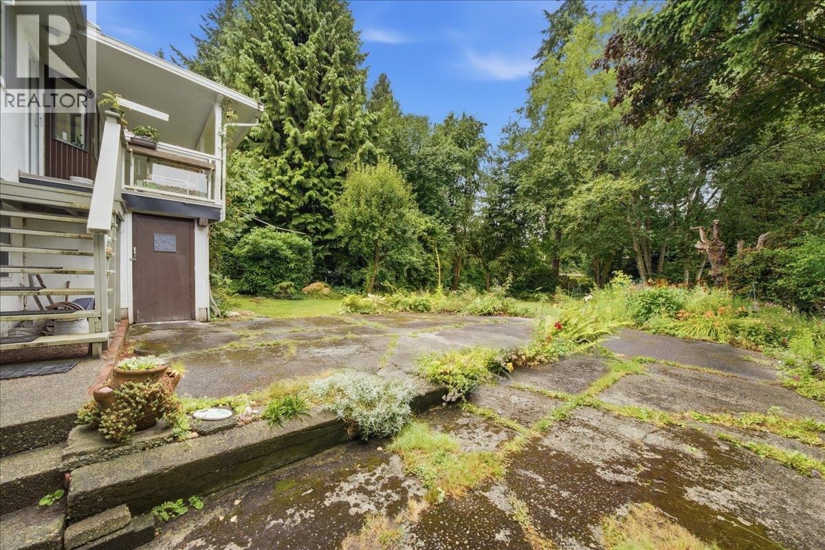 5 Bed, 3 Bath House for Sale in Coquitlam – 1388 CAMBRIDGE DRIVE, Coquitlam – MLS# R3150503 - Image 6