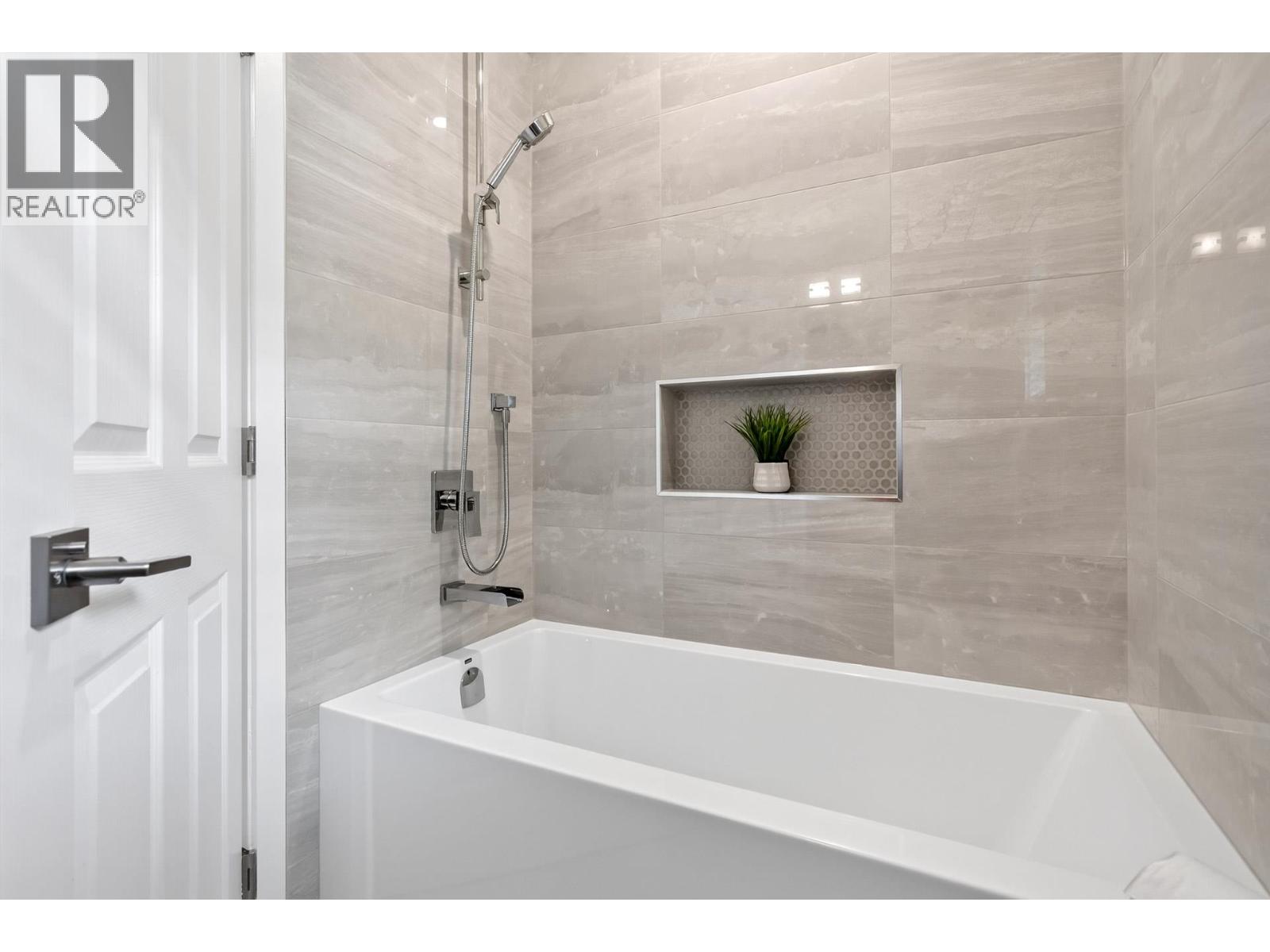 38 2387 ARGUE STREET, Port Coquitlam