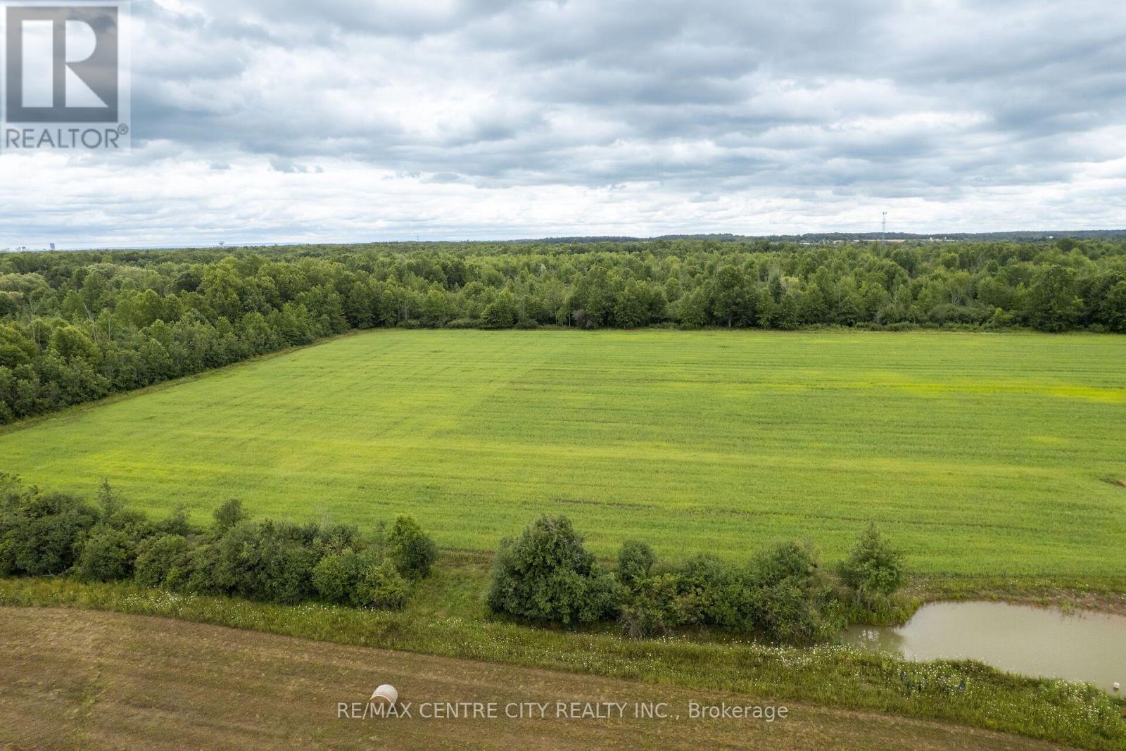 2301 Townline photo 4