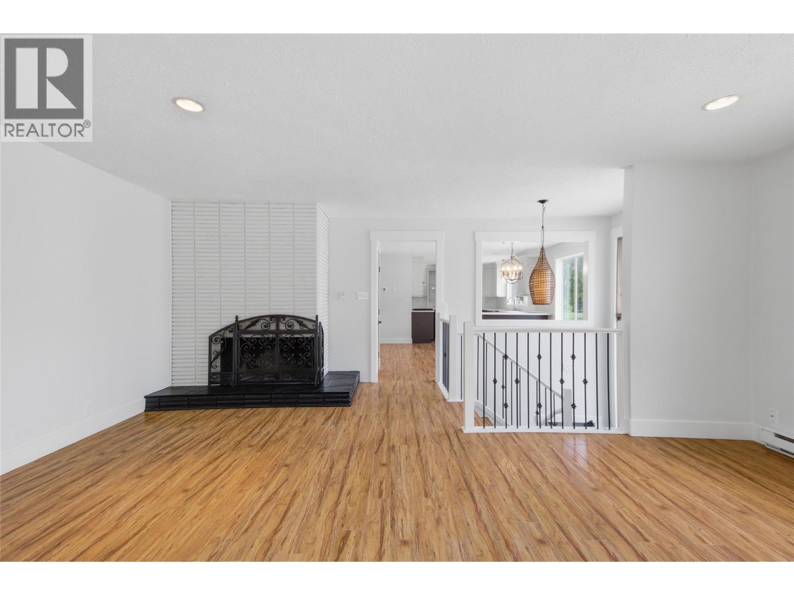 298 JUNIPER Avenue - 11