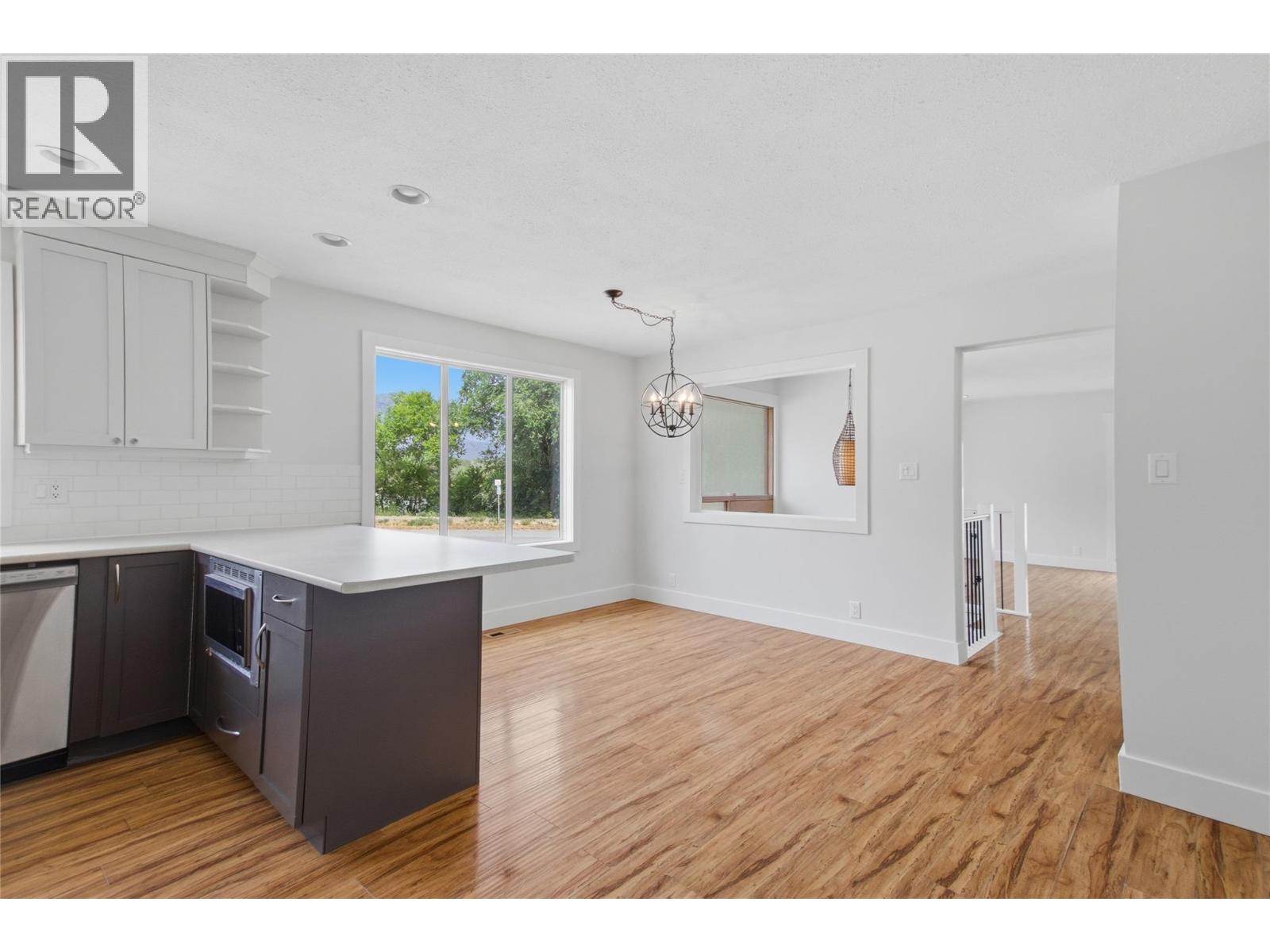 298 JUNIPER Avenue - 4