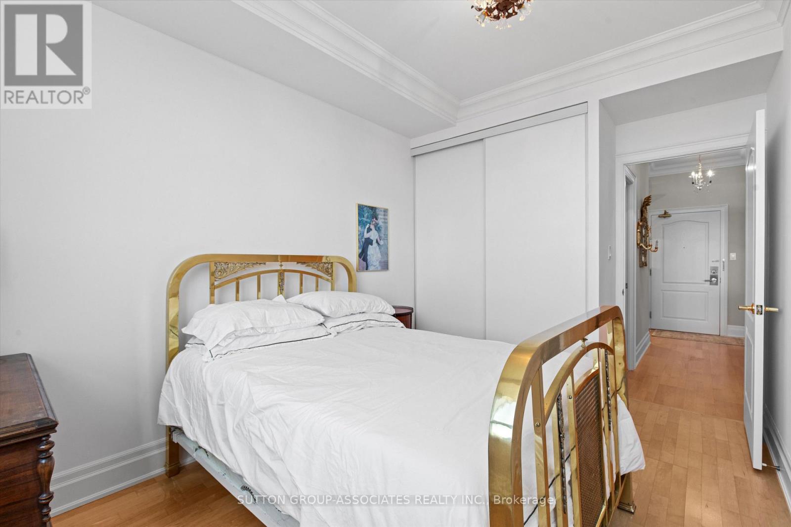 #PH6 18 WANLESS AVENUE - 19