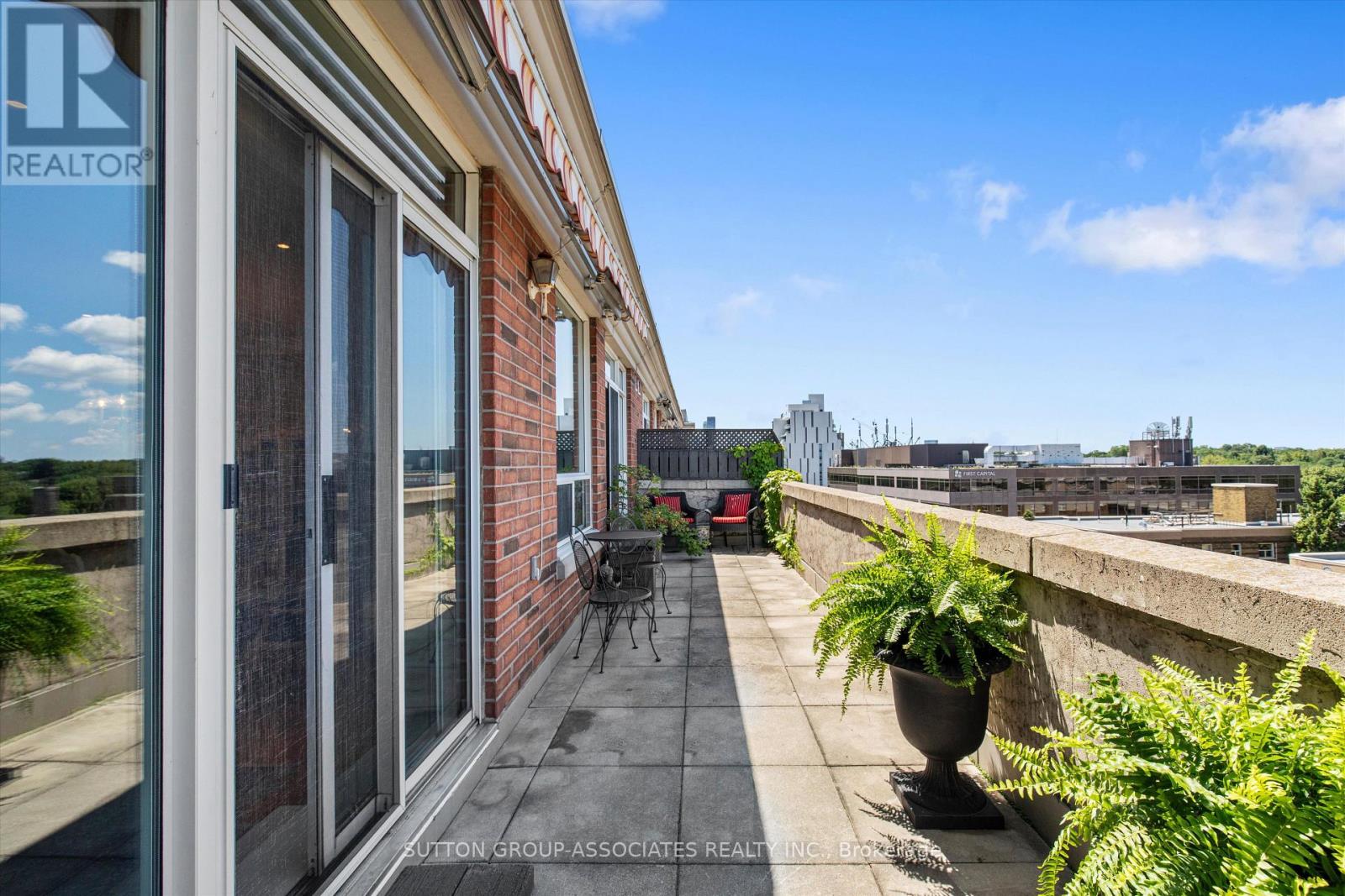 #PH6 18 WANLESS AVENUE - 23