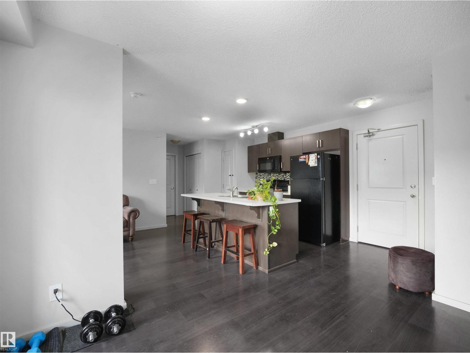 #422 5515 7 AV SW - 17
