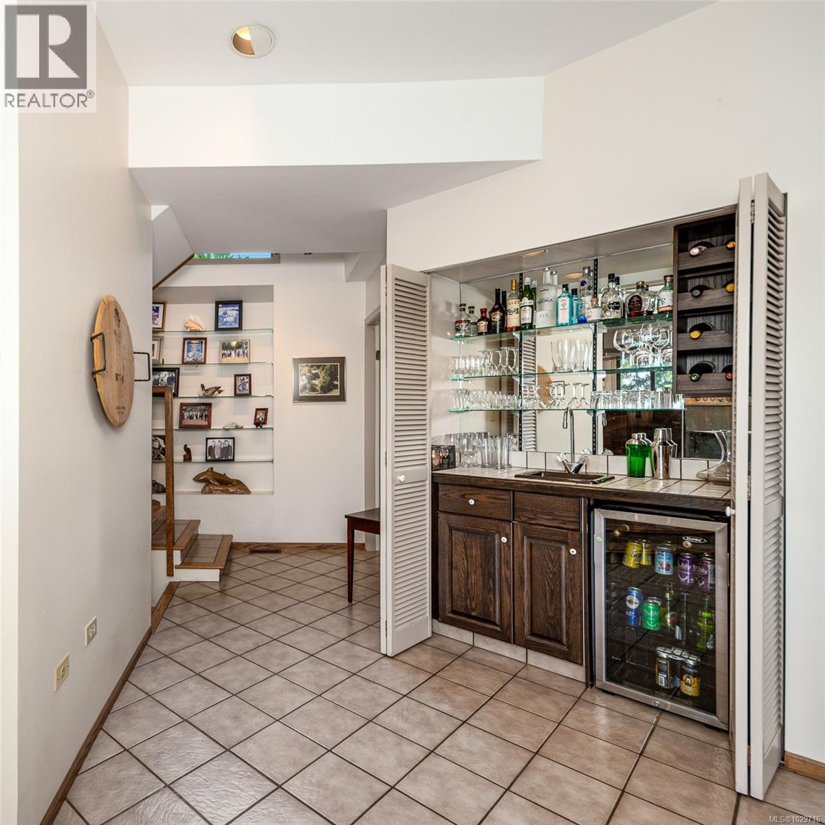 #1 835 Sturdies Bay Rd - 15
