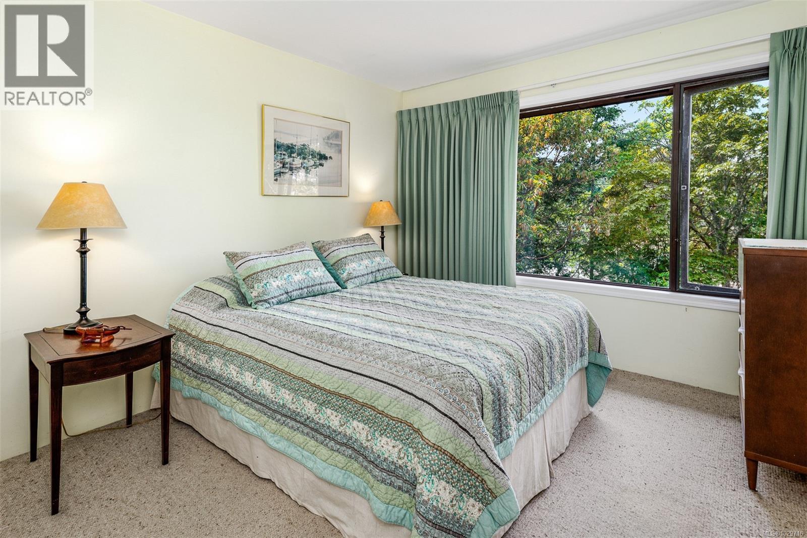 #1 835 Sturdies Bay Rd - 30