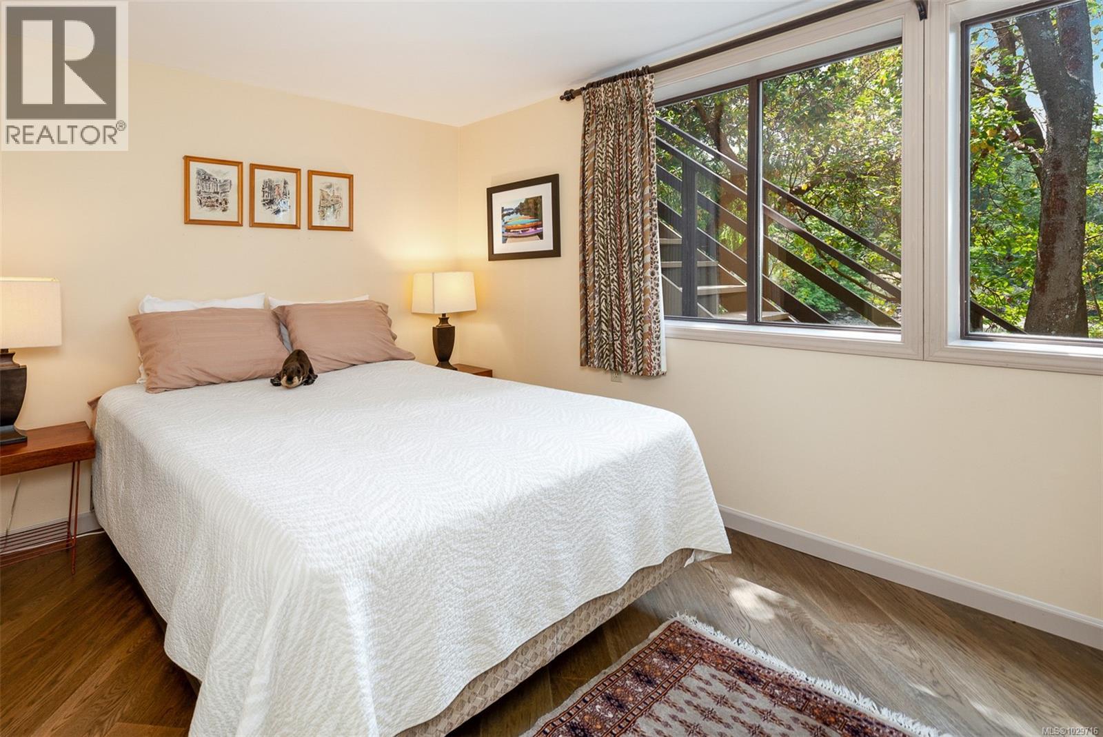 #1 835 Sturdies Bay Rd - 35