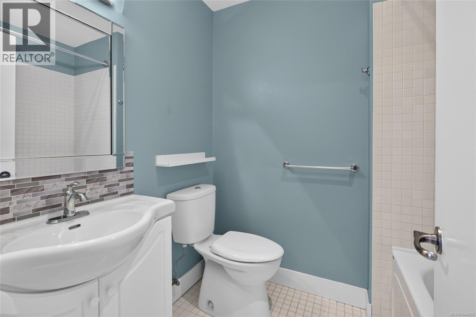 538 Edgewood Dr - 40