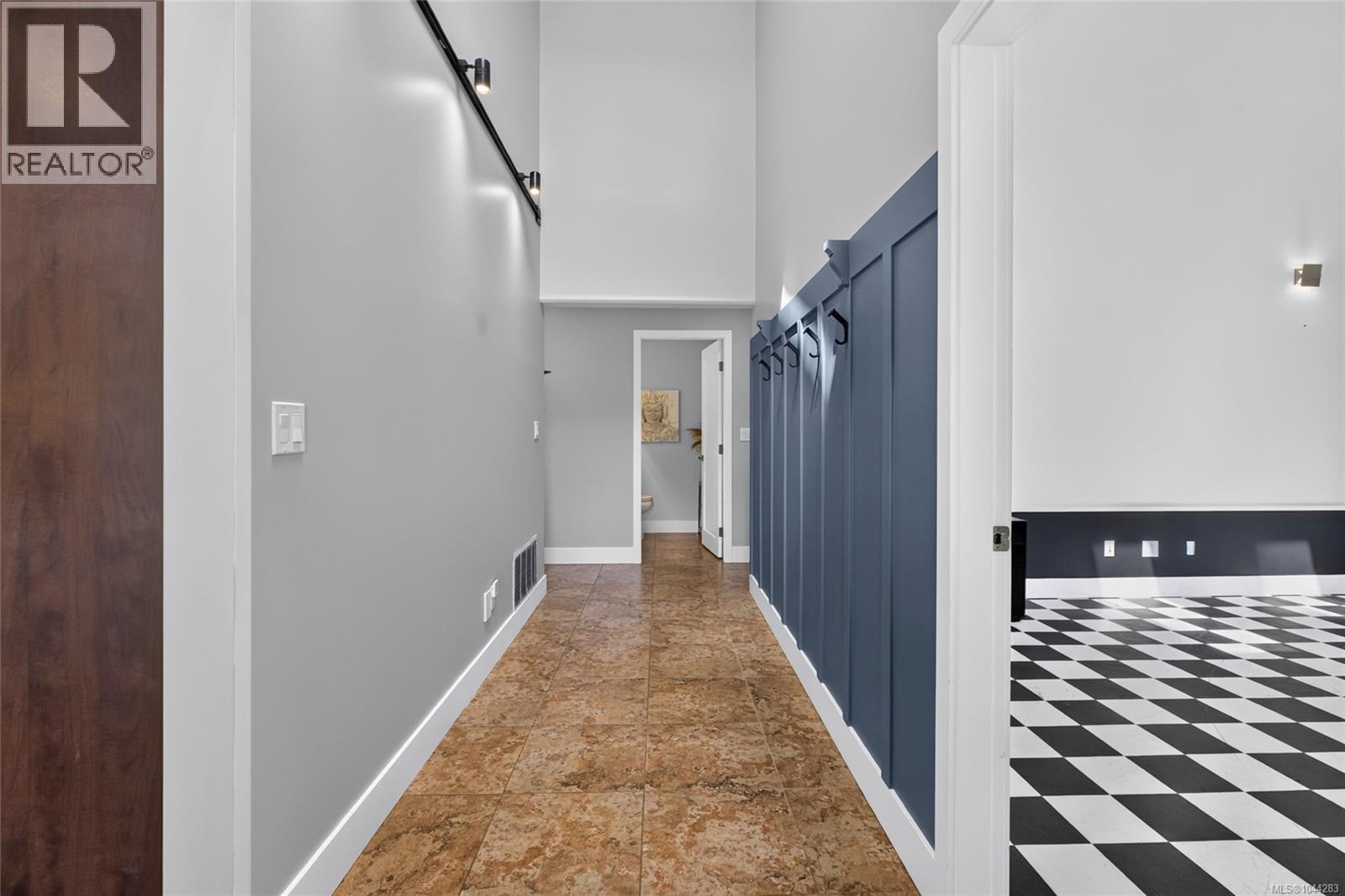 538 Edgewood Dr - 23