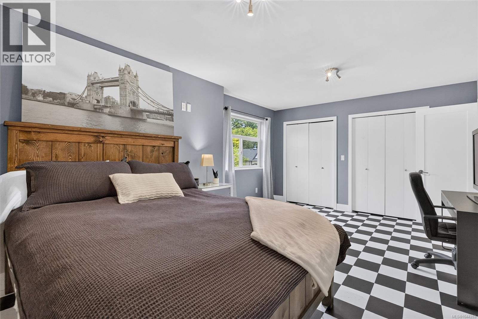 538 Edgewood Dr - 48