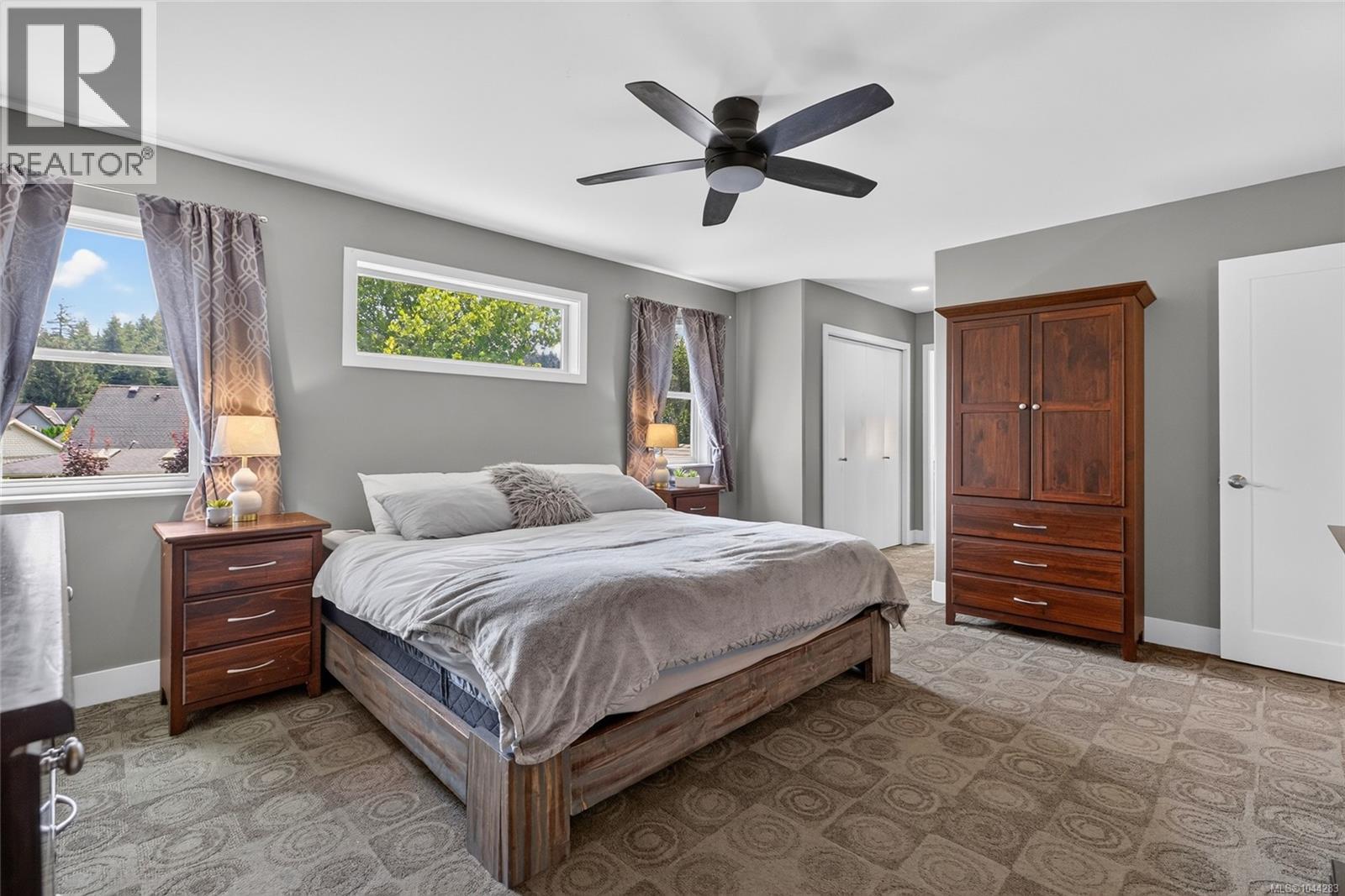 538 Edgewood Dr - 33