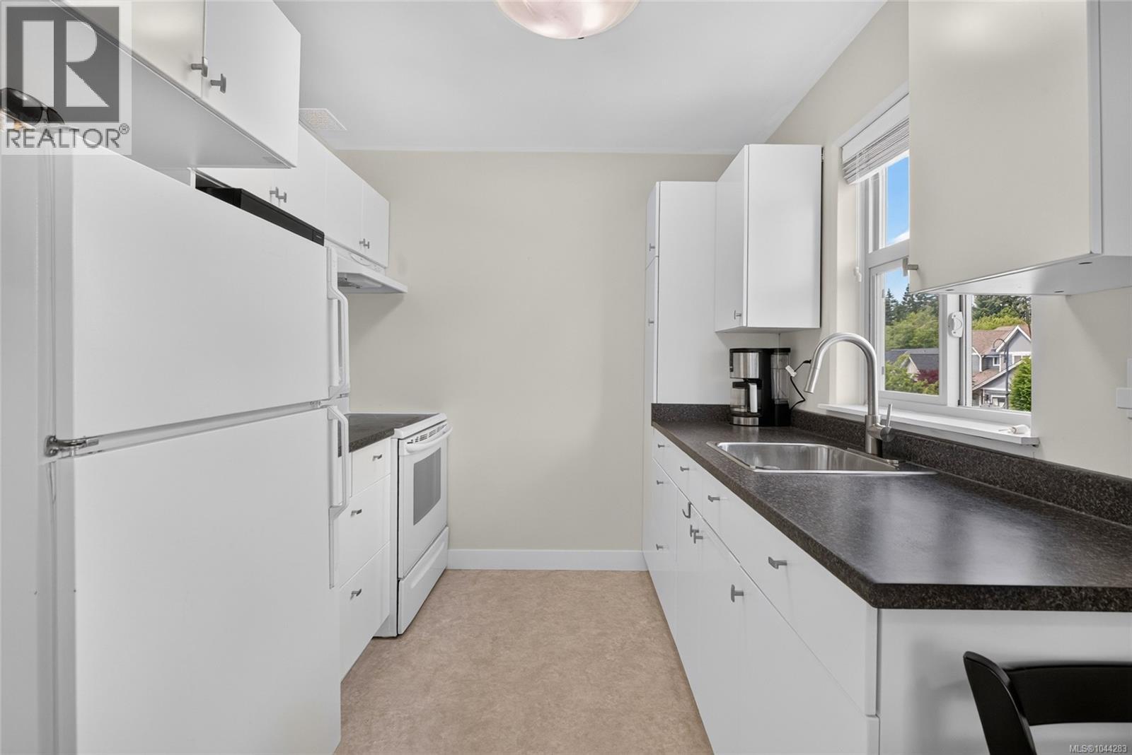 538 Edgewood Dr - 56