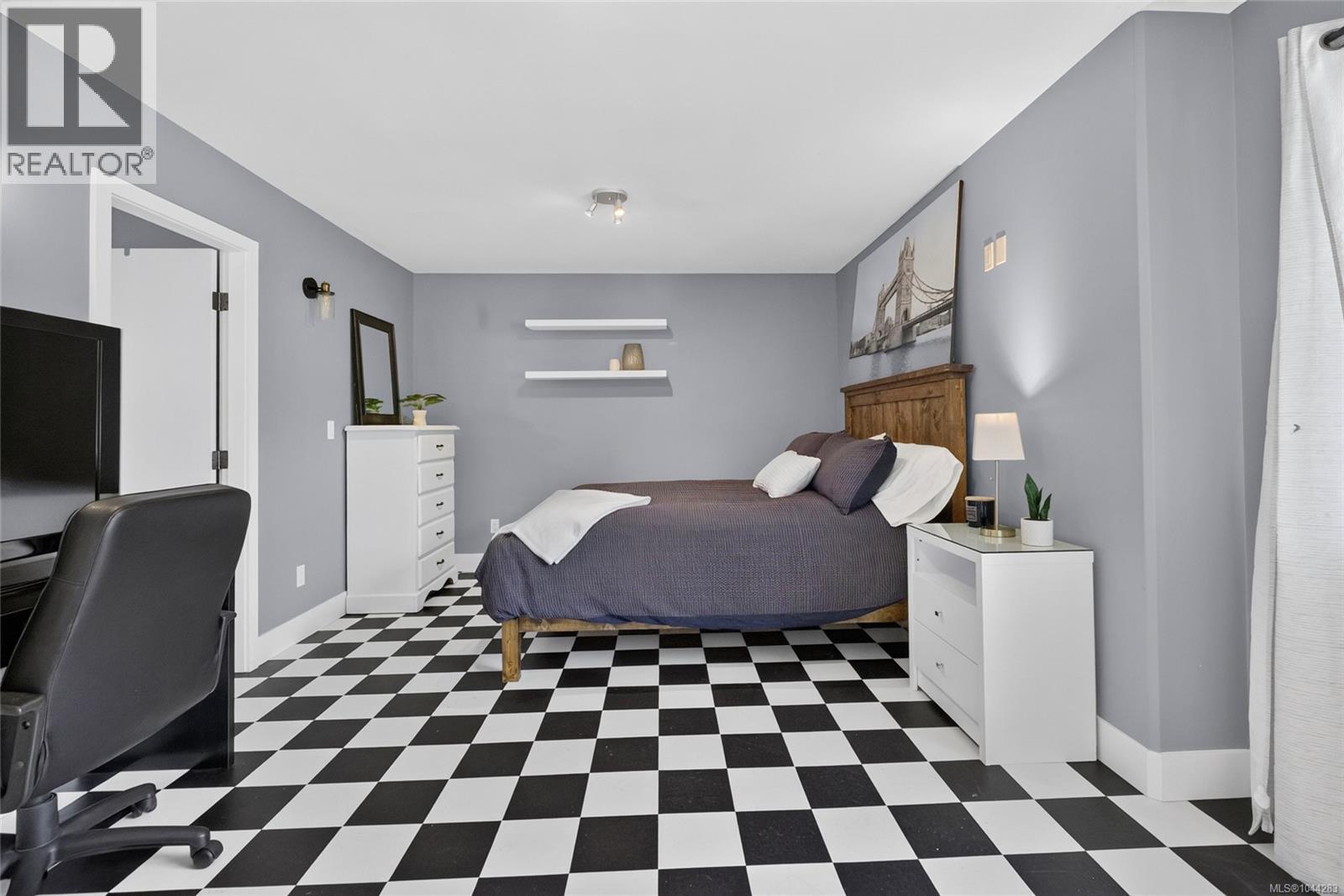 538 Edgewood Dr - 50