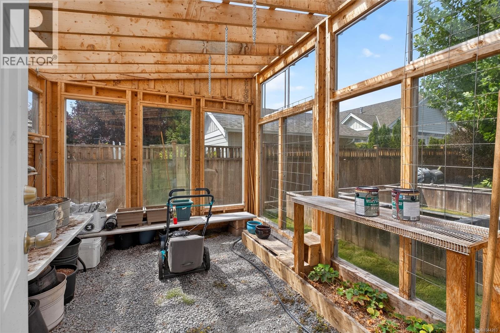 538 Edgewood Dr - 81