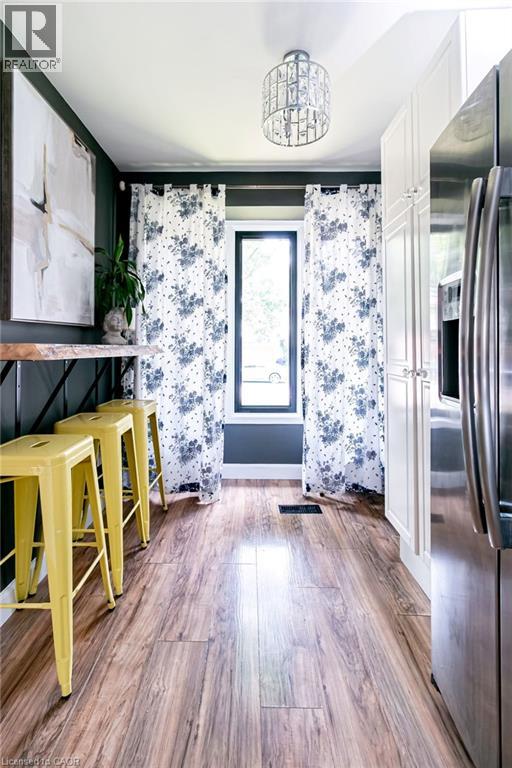 4 BALMORAL Court - 10