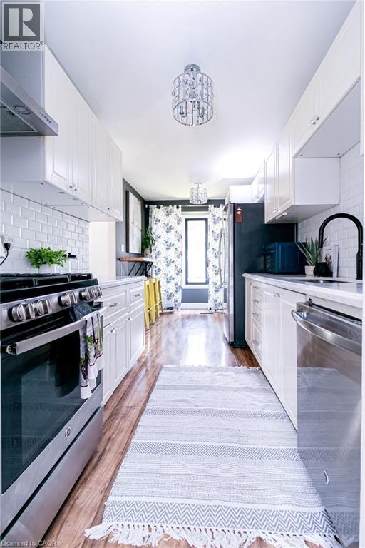 4 BALMORAL Court - 11