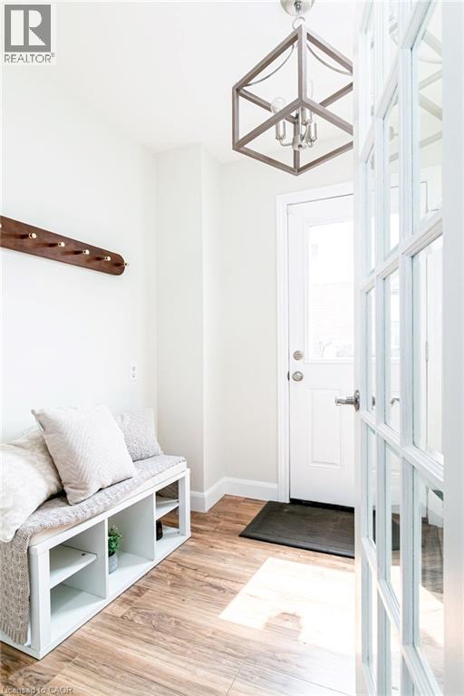 4 BALMORAL Court - 23